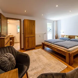 Apartment Exklusiv - Neu Renoviertes Mit Terrasse, Mittenwald